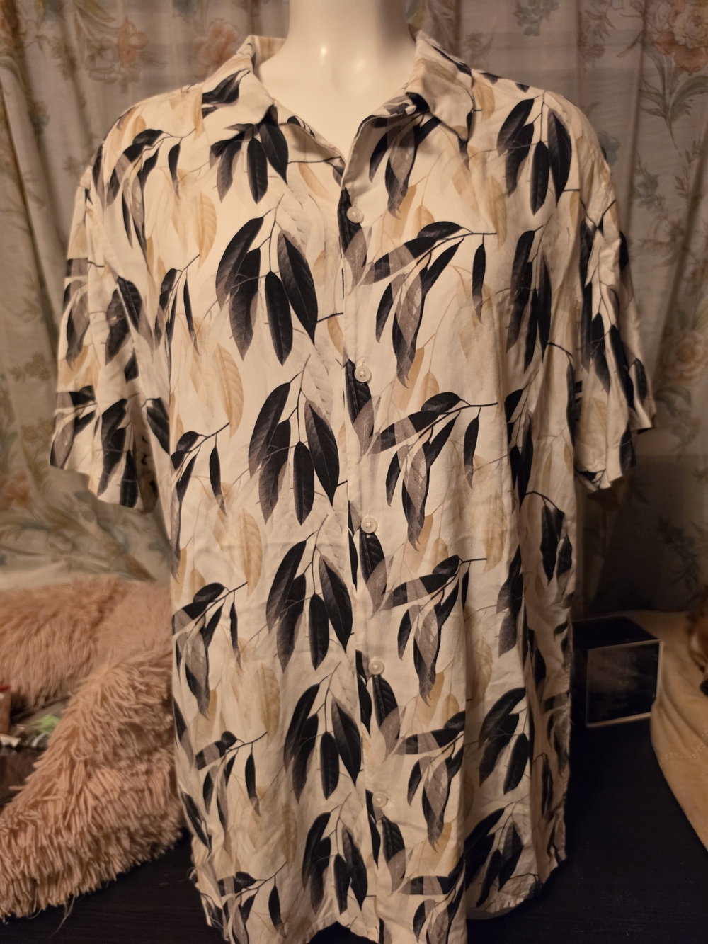 Express Men's Short Sleeve Button-Down Shirt in Cream, Black, Tan Leaf Print